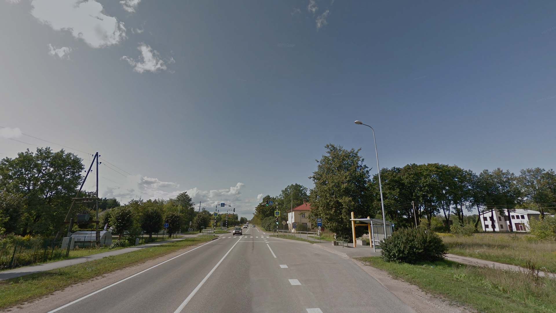 Kam jāuztur tīrība pie gājēju pārejām uz A6 ceļa?